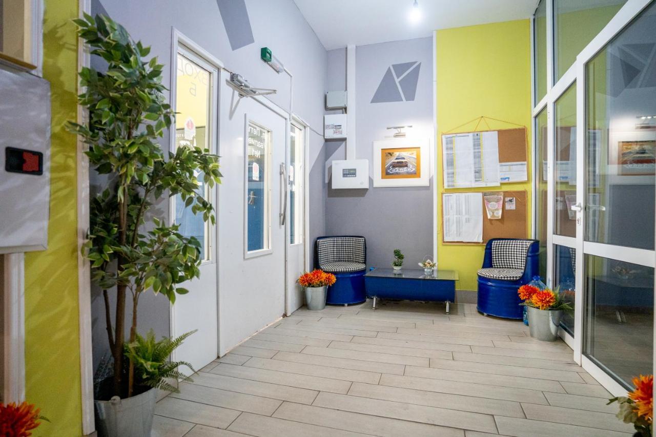 Cozy Little Apartment In Studentski Grad Sofia Ngoại thất bức ảnh